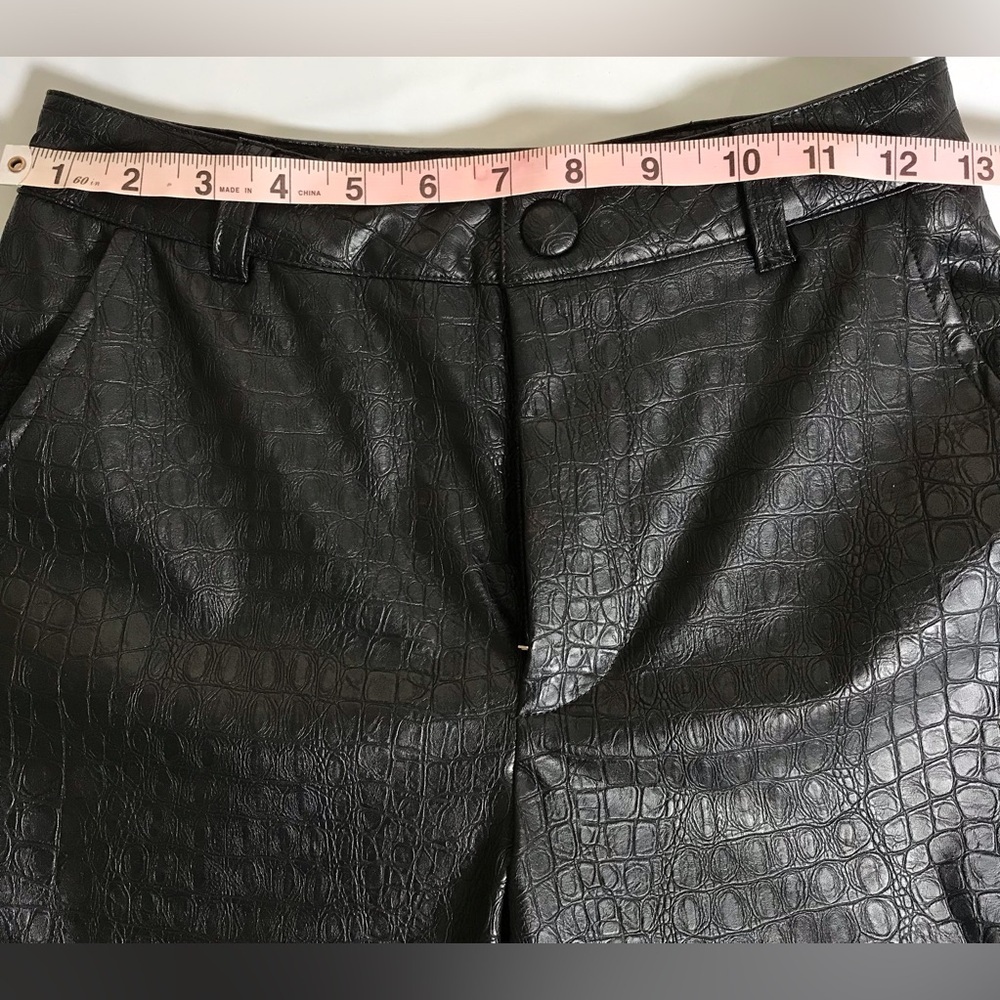 Naked wardrobe faux crocodile leather cargo joggers black size xs - Picture 6 of 7